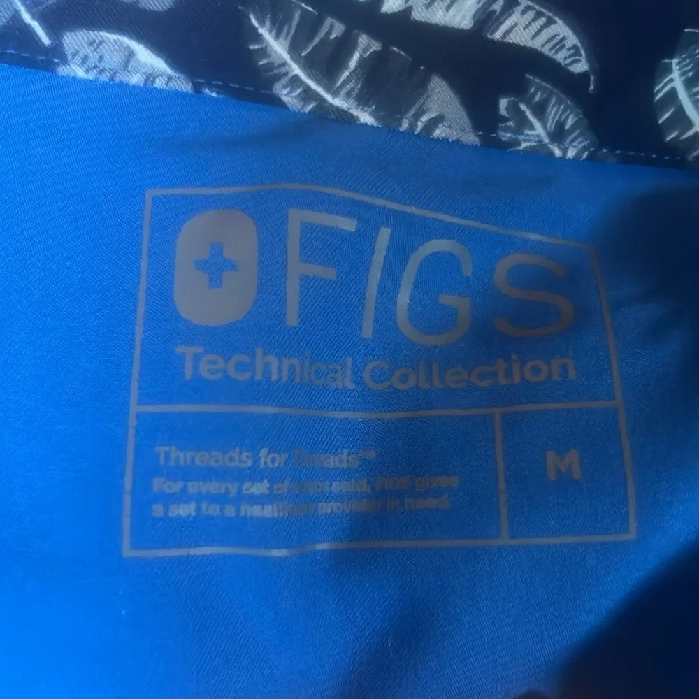 FIGS Technical Collection Royal Blue Men's Scrub Set Size M